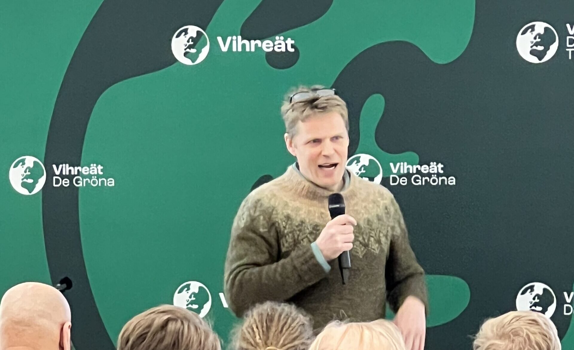 Tiedepohjaisuudesta, retorisesta sävystä ja toivosta